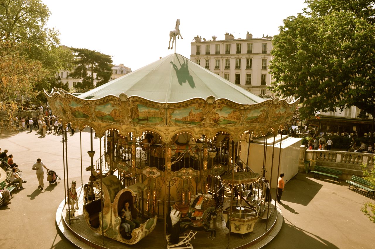 kids carroussel montmatre