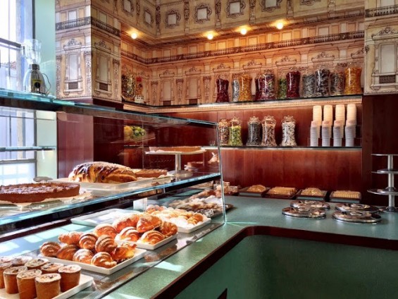 bar_luce_prada_milano_
