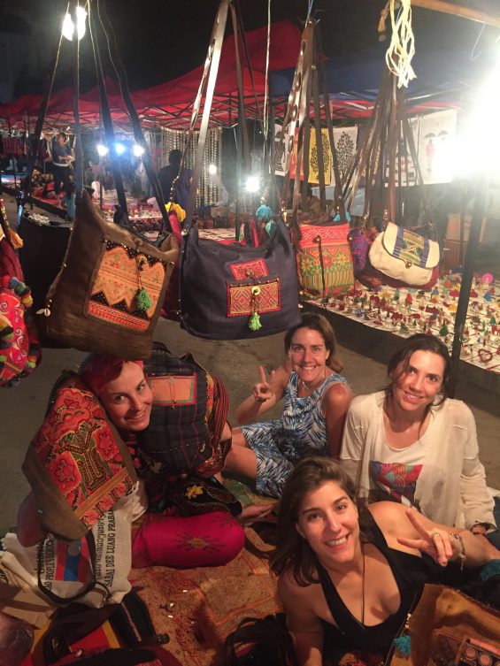 Luang_Prabang_Laos_mercado_Noturno_30
