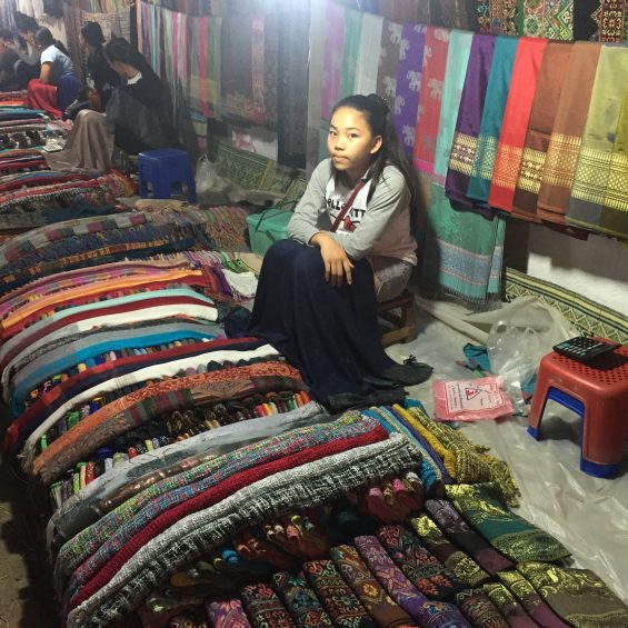 Luang_Prabang_Laos_mercado_Noturno_23